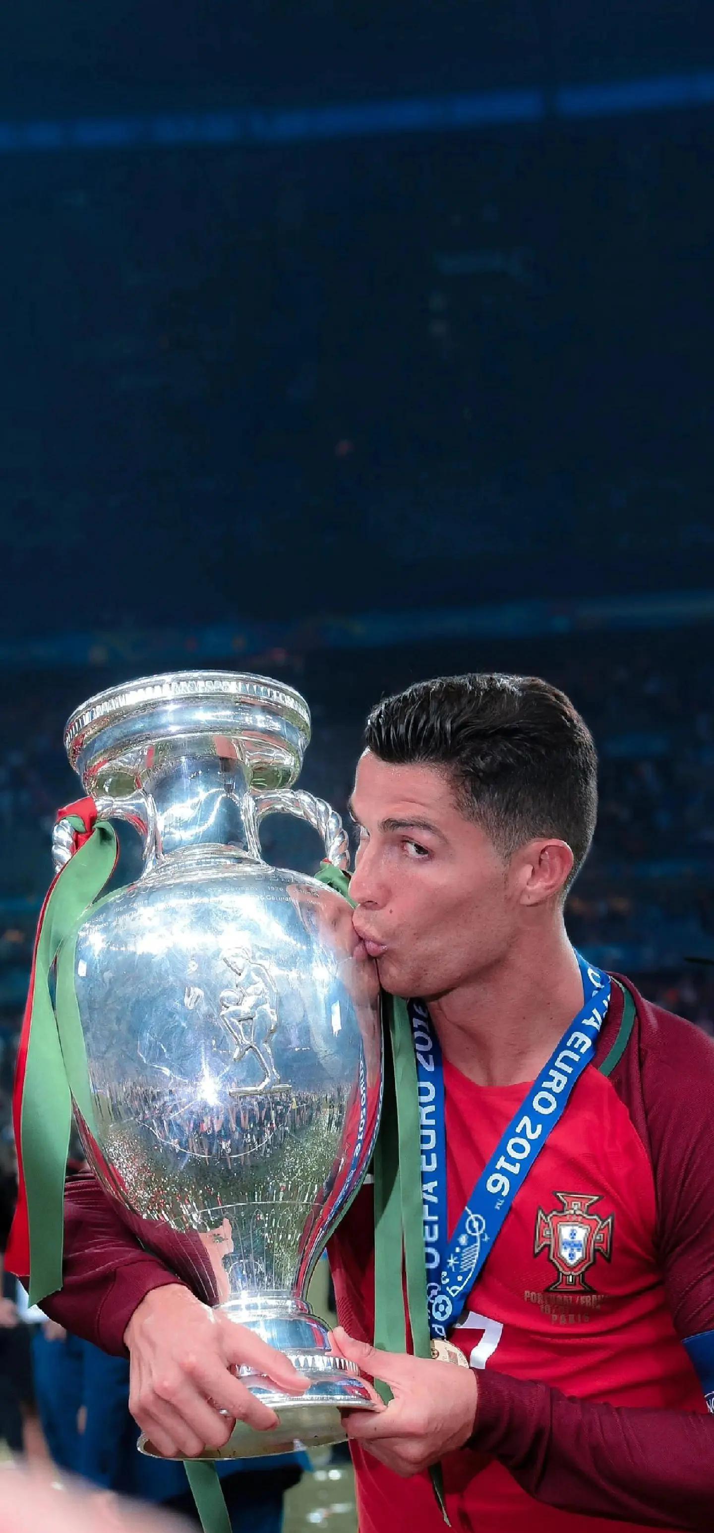 法国-胜葡萄牙,欧洲杯小组赛胜率暂居首位(法国欧洲杯决赛葡萄牙加时10击败东道主法国) 法国-胜葡萄牙,欧洲杯小组赛胜率暂居首位(法国欧洲杯决赛葡萄牙加时10击败东道主法国)