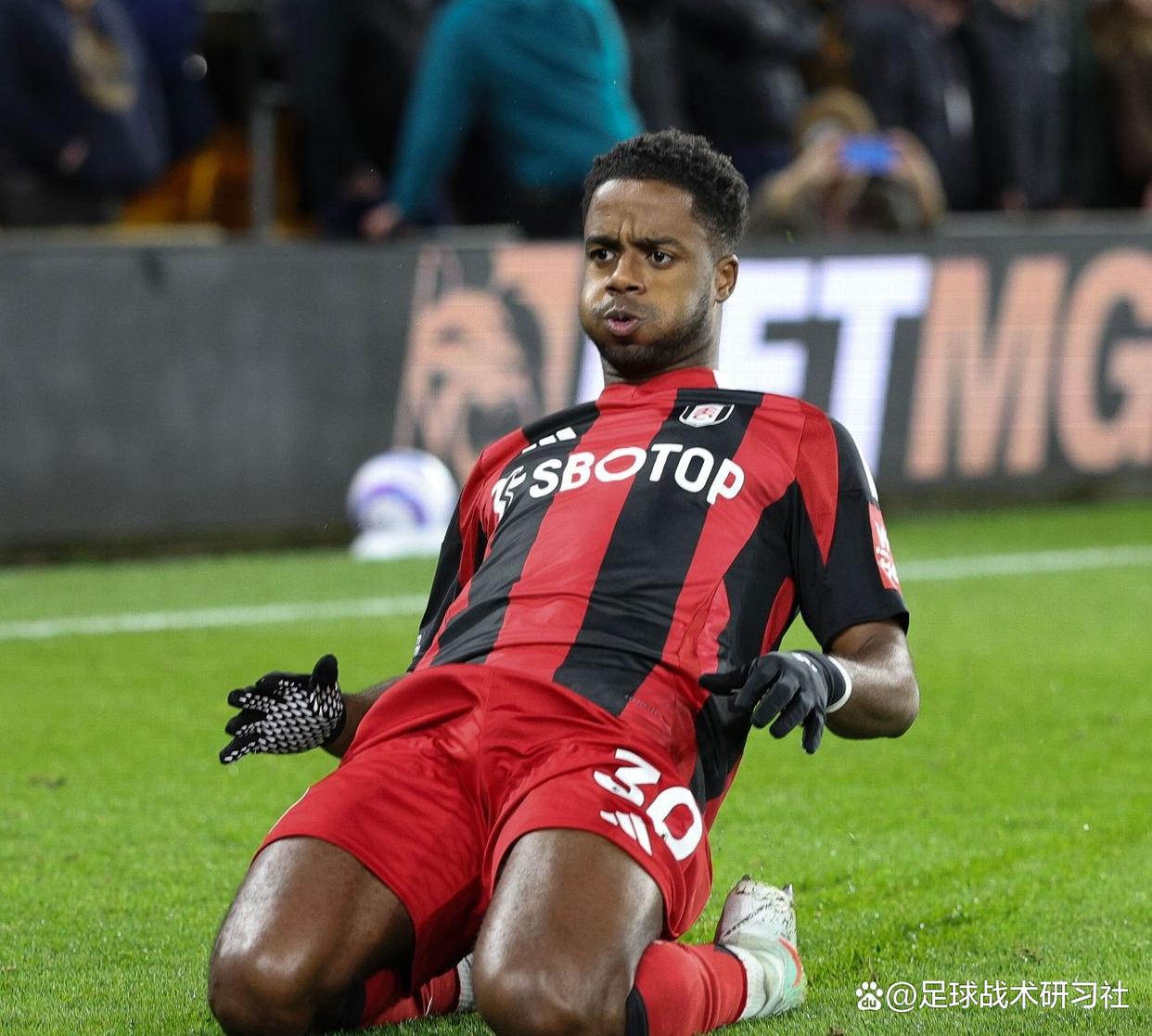 狼队客场逆转战胜富勒姆，保持不败势头的简单介绍